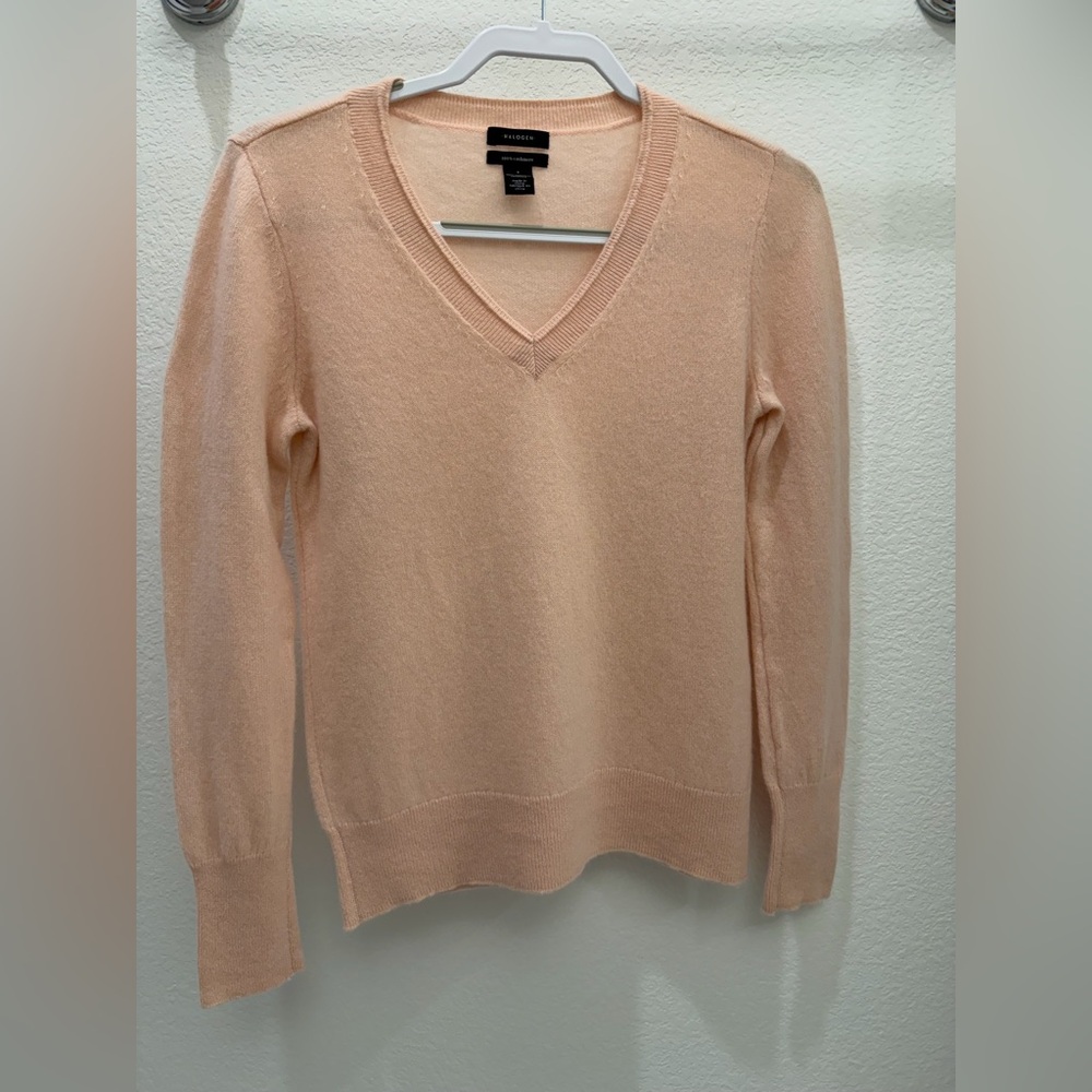 Halogen Rose Nude V-Neck Women's Cashmere Sweater